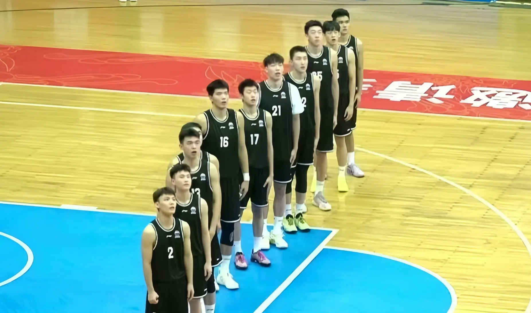 表现不俗, 成绩, 这一届的冠